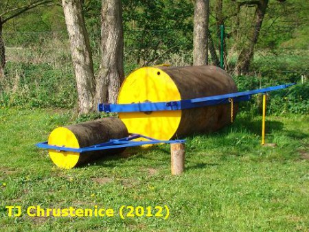 Válce pro úpravy hřiště (2012)